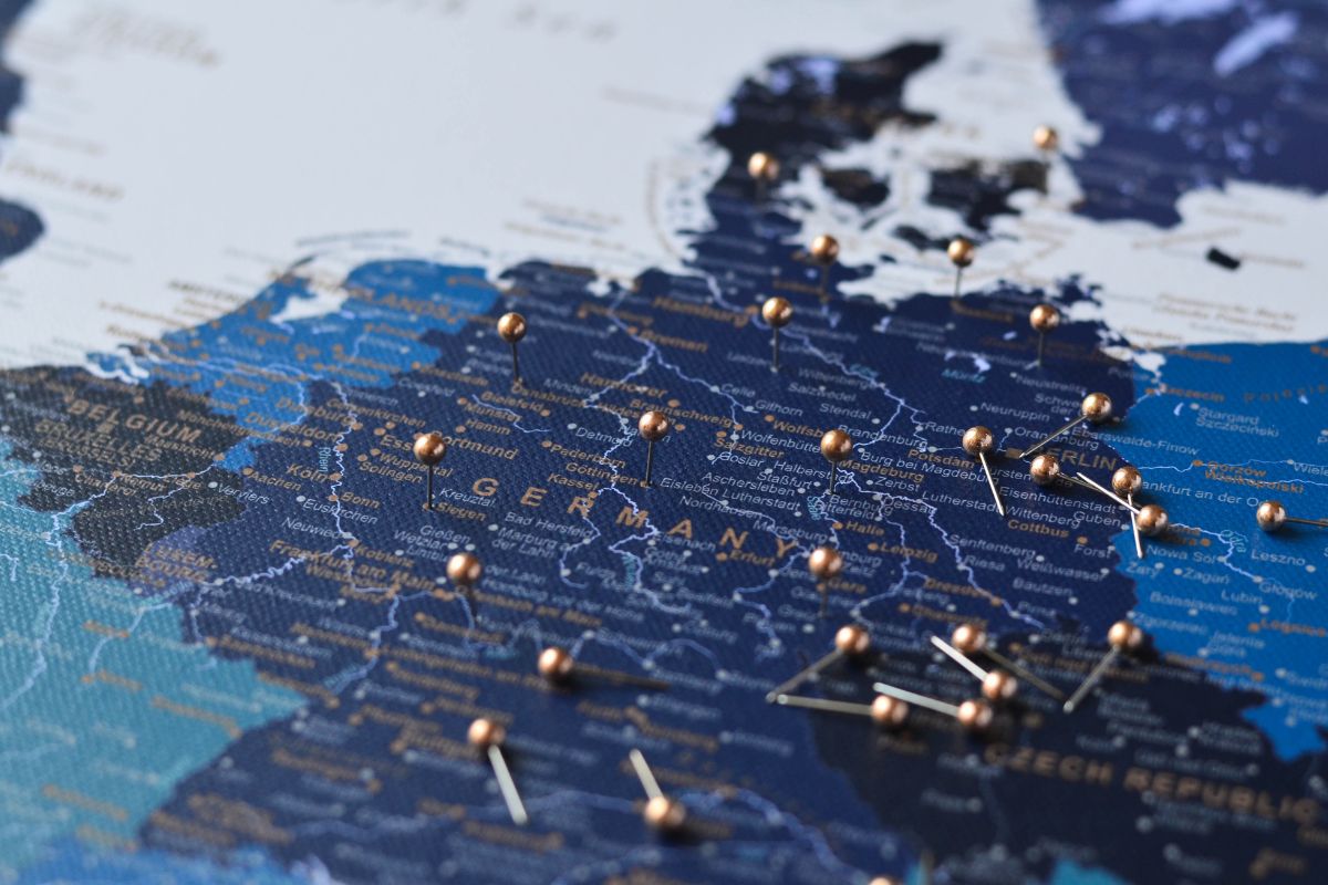 push pin europe map detailed with pins