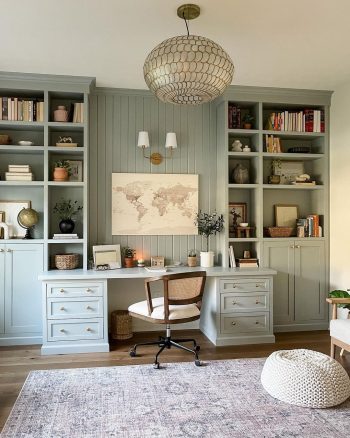 home-office-decor-idea-push-pin-world-map-customer-photo-beige-sand