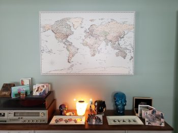 map-decor-in-livingroom-ideas