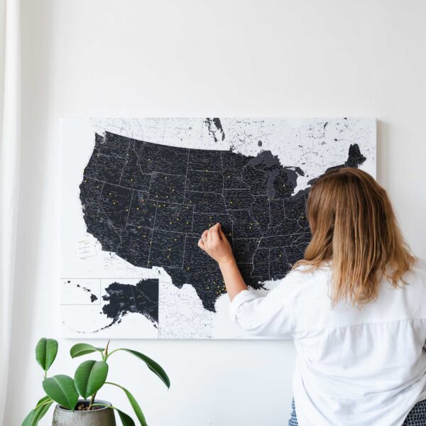 juodas jungtiniu amerikos valstiju zemelapis ant sienos 5usa