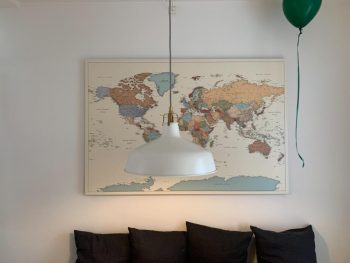 push-pin-world-map-customer-photo-colorful-living-room