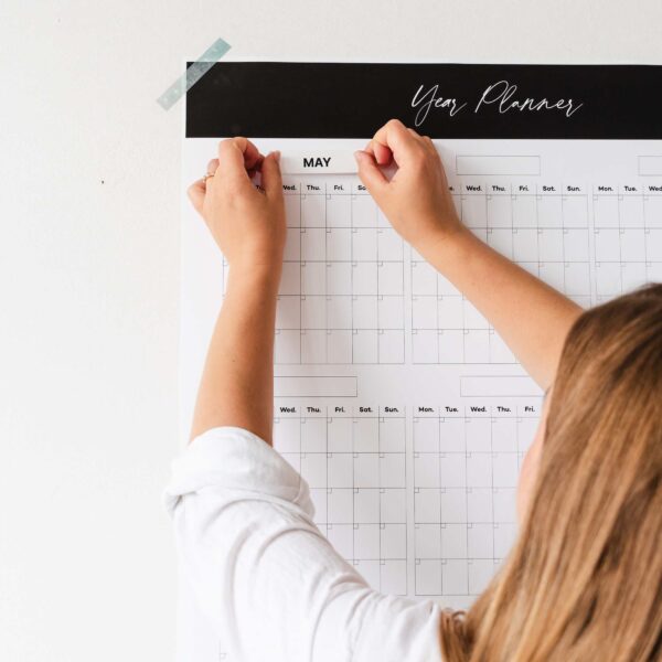 minimalistinis sieninis kalendorius planuoti veikslas be datu